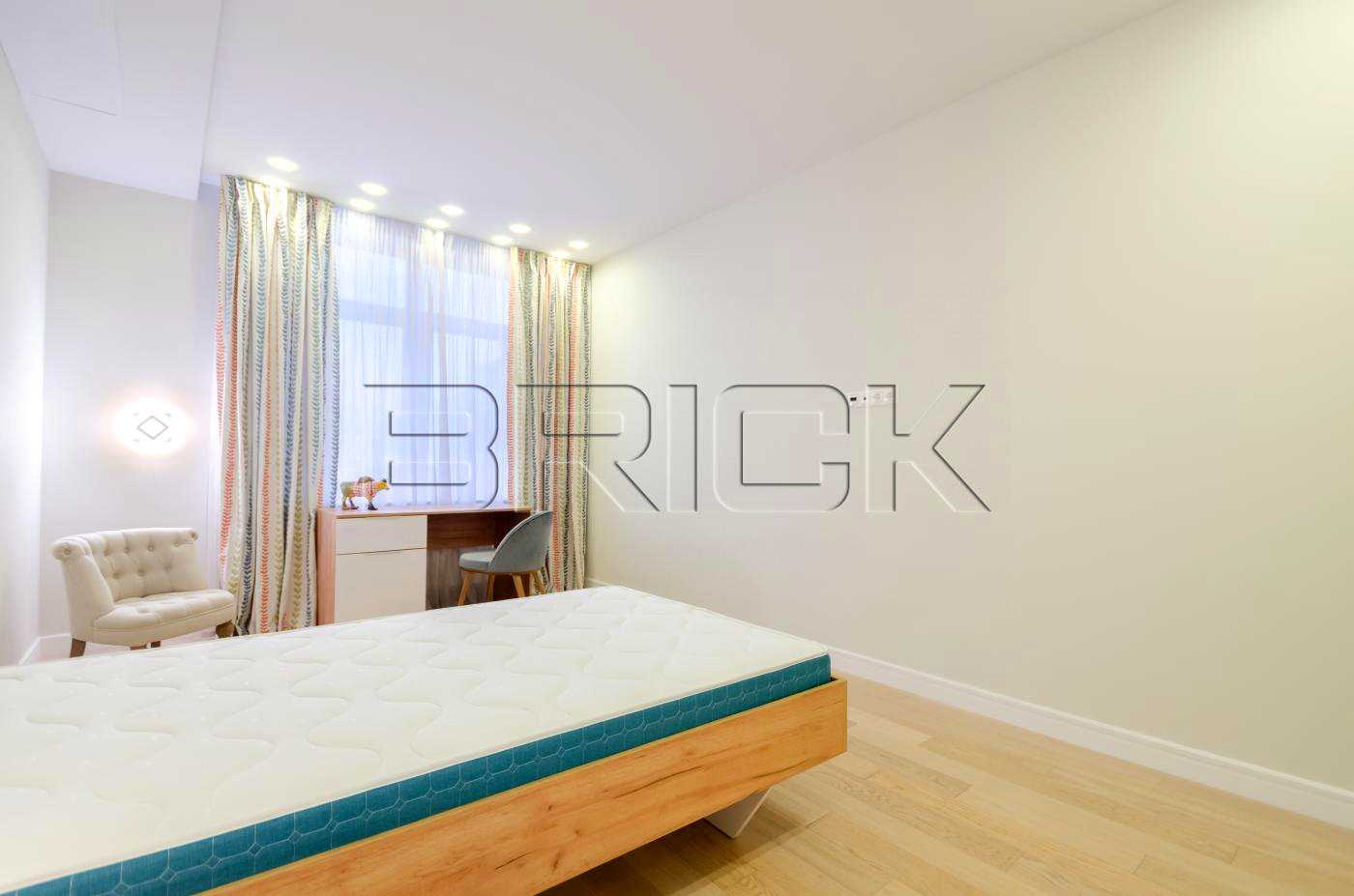 1878934381906511