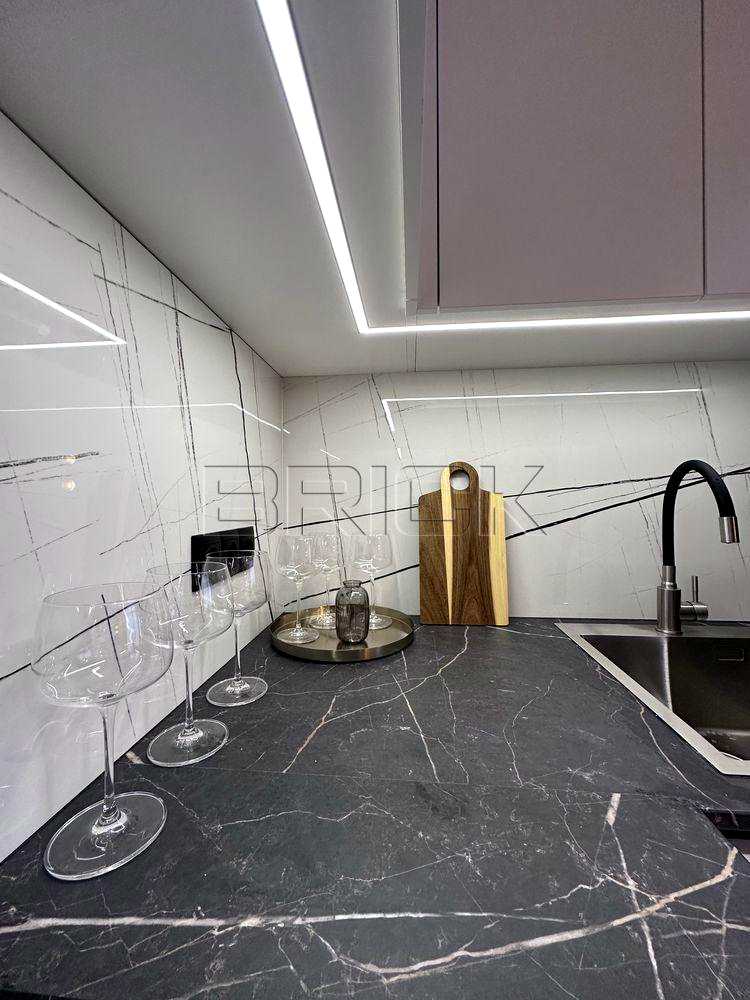 1878935790817426