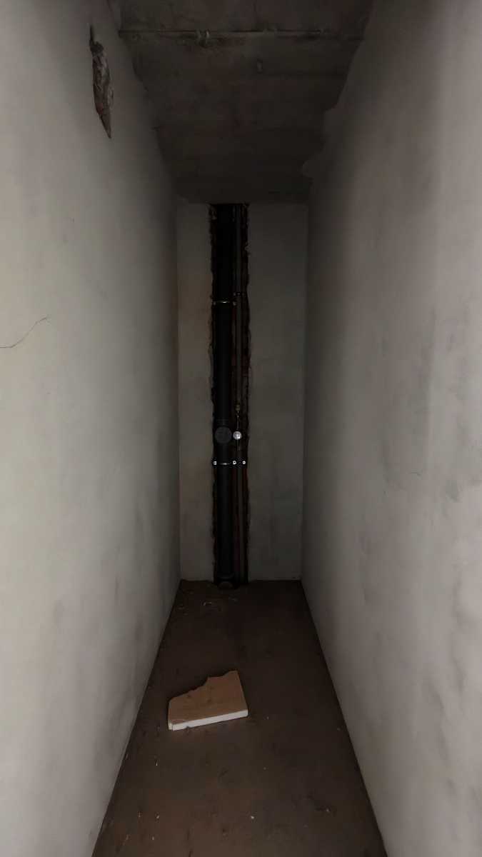 1878938745843945