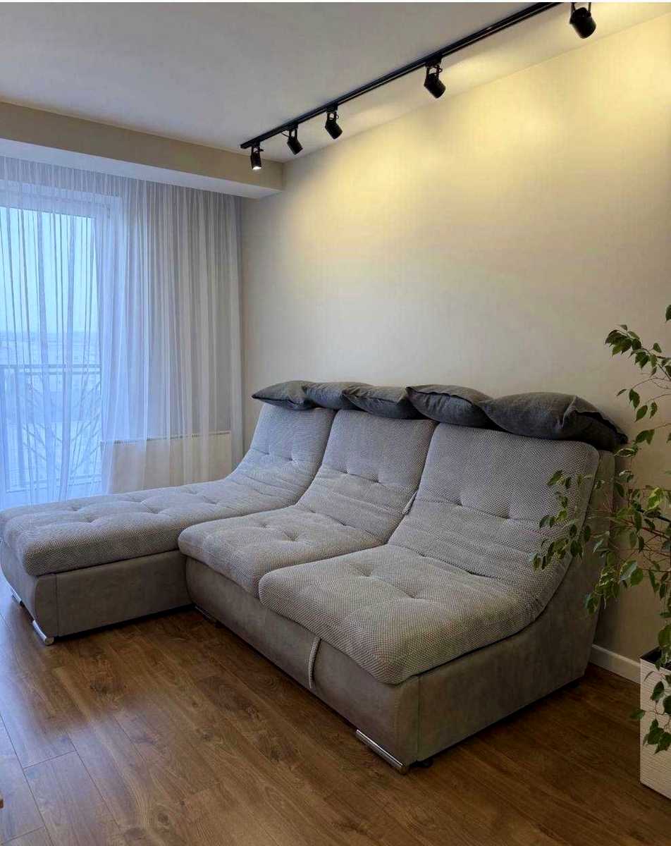 1878939320052672