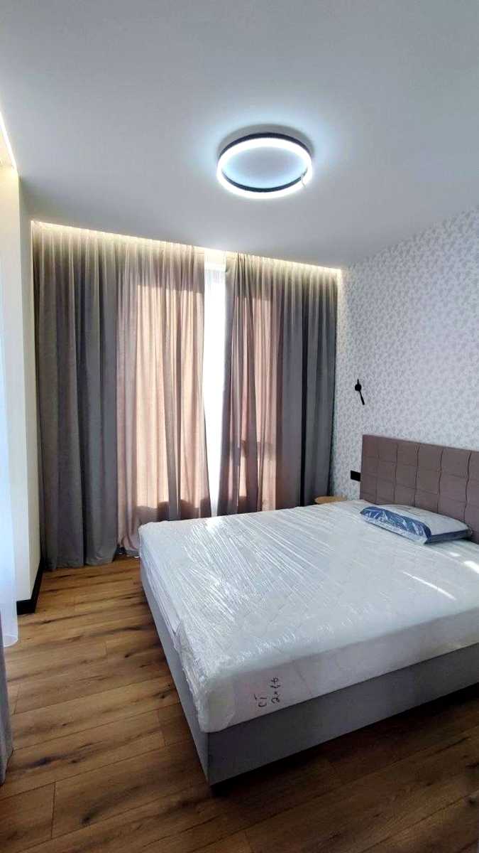 1878939964834335