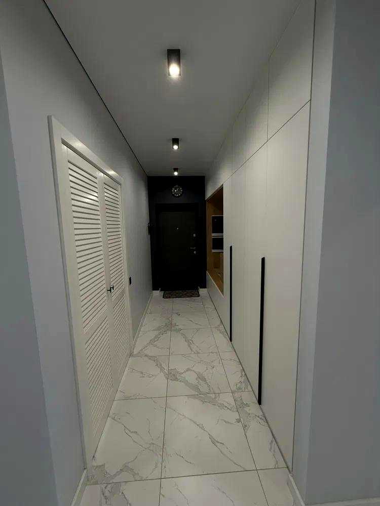 1878940420516881