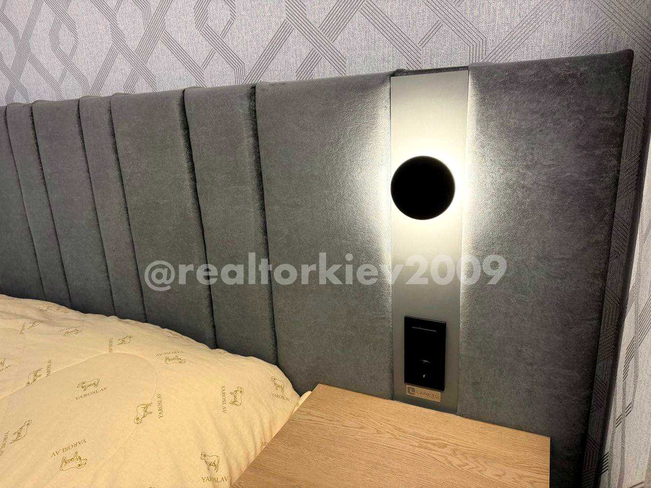 1878940615900825