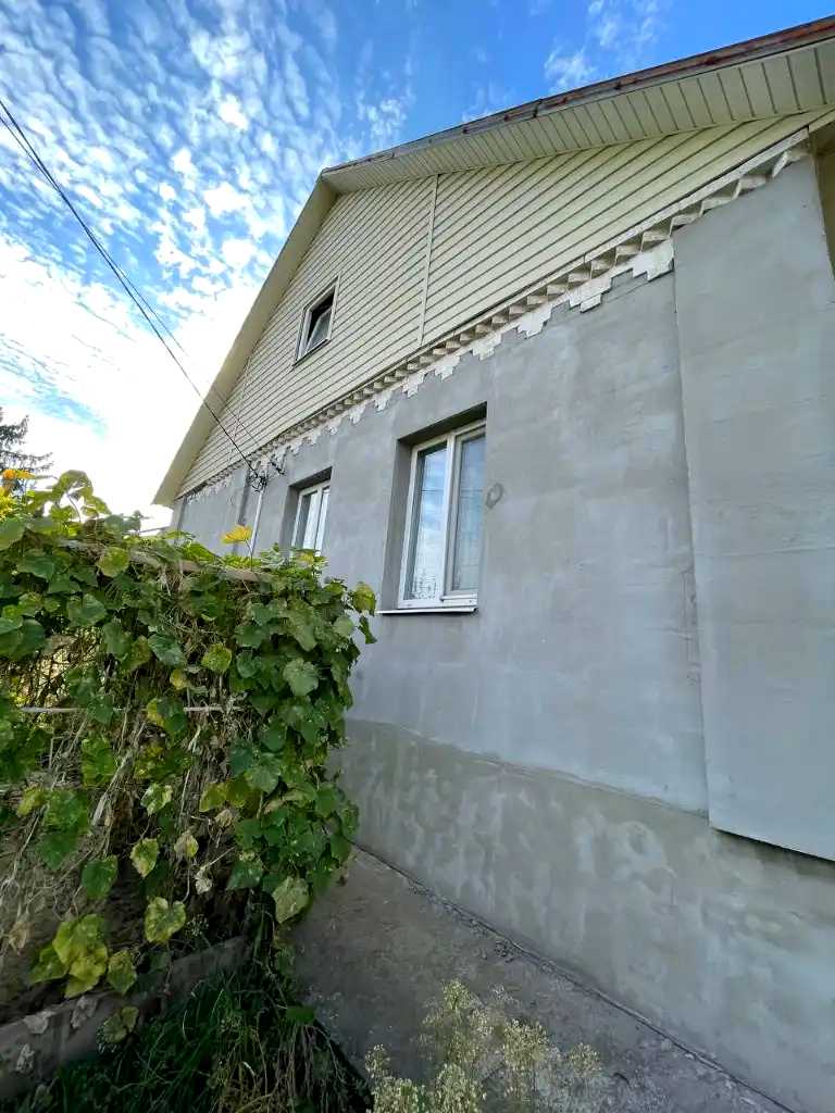 1878942045799915