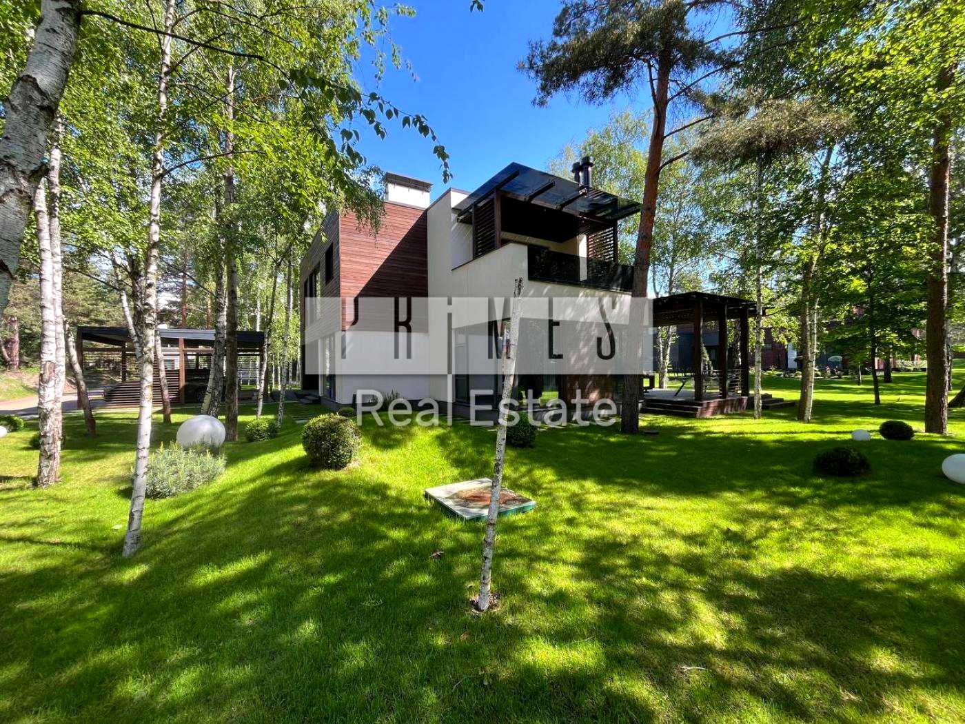 1878942935352124
