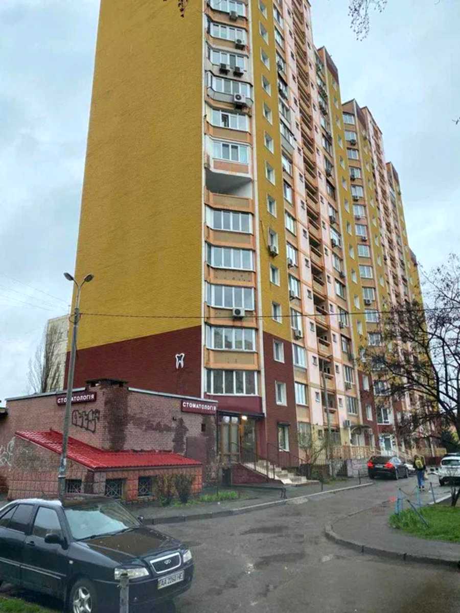 1878943840706002