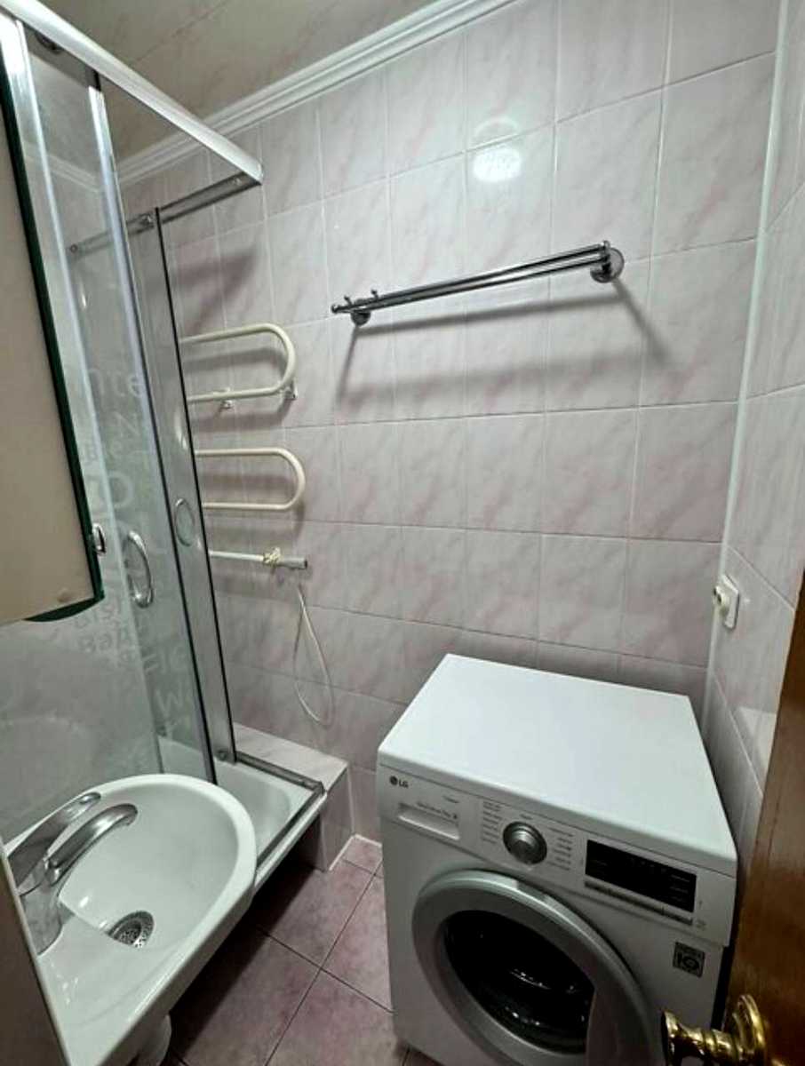 1878944546354554