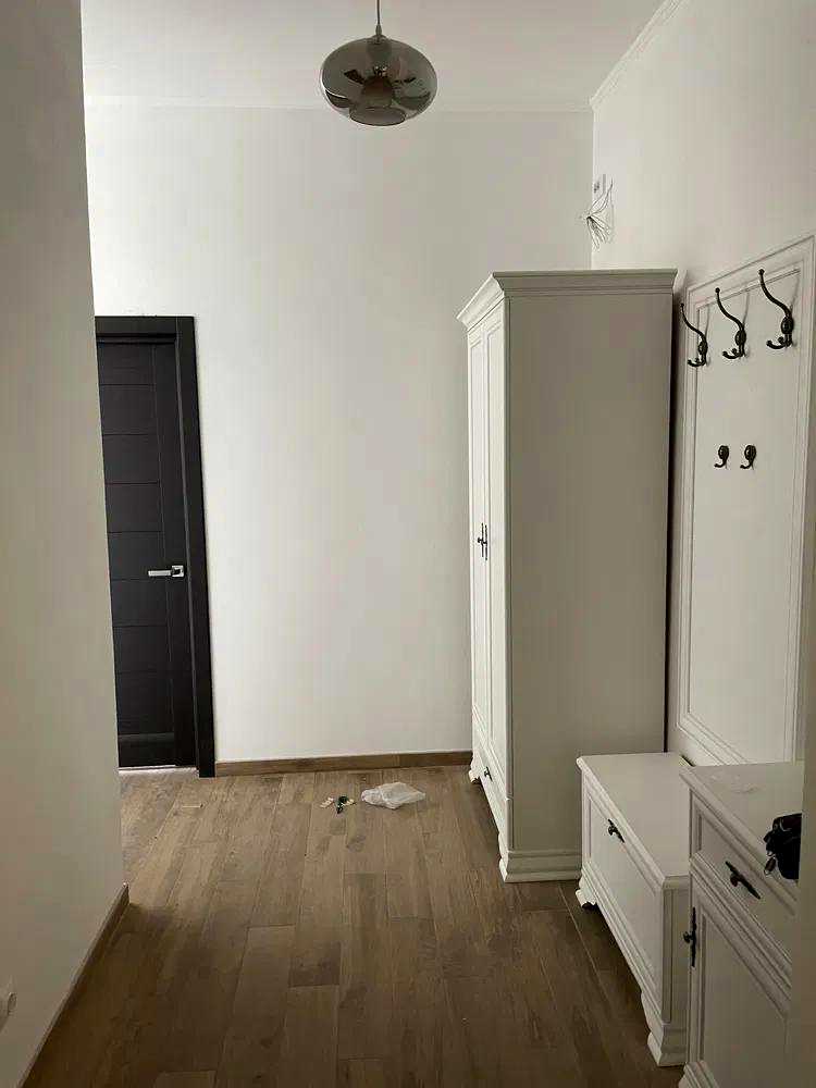 1878945252731376