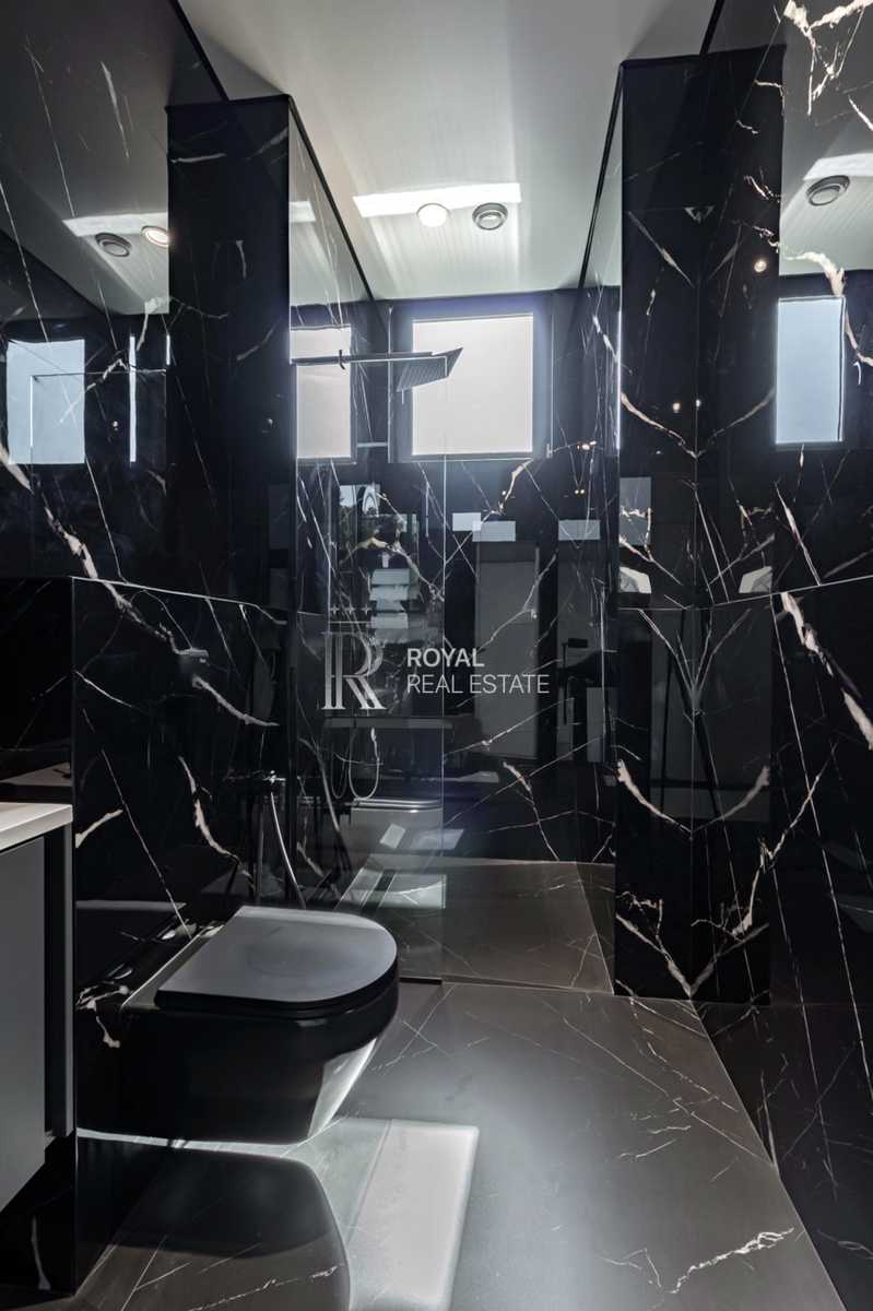 1878945376084428