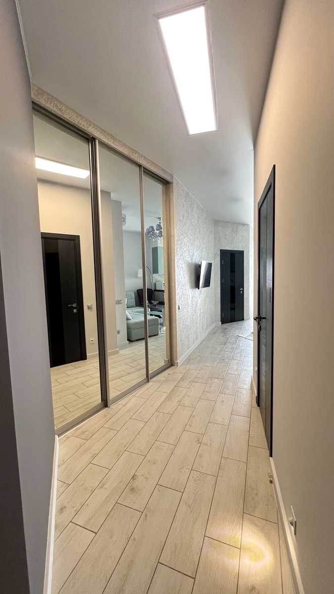 1878945550801419