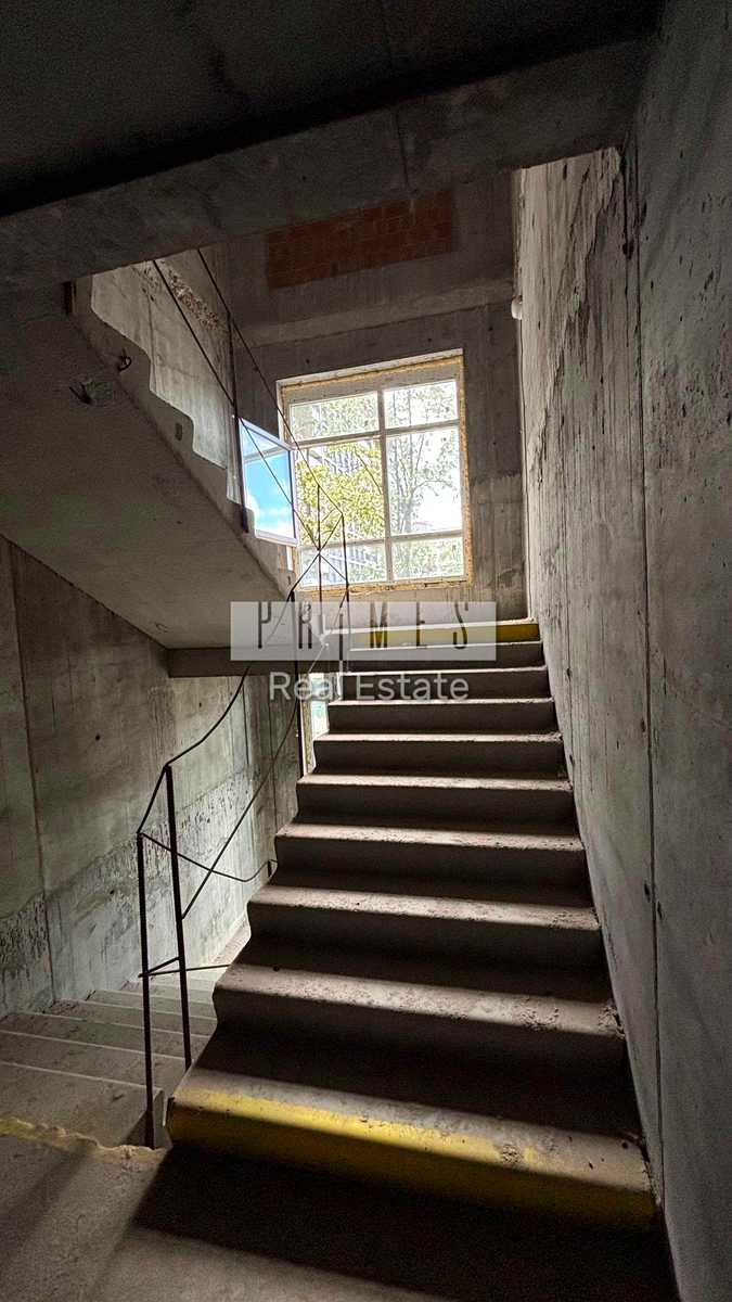 1878945764823741