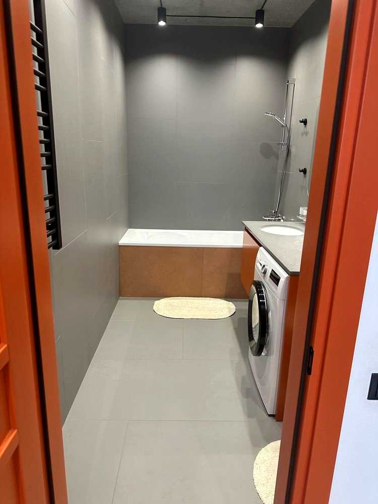 1878945887586958