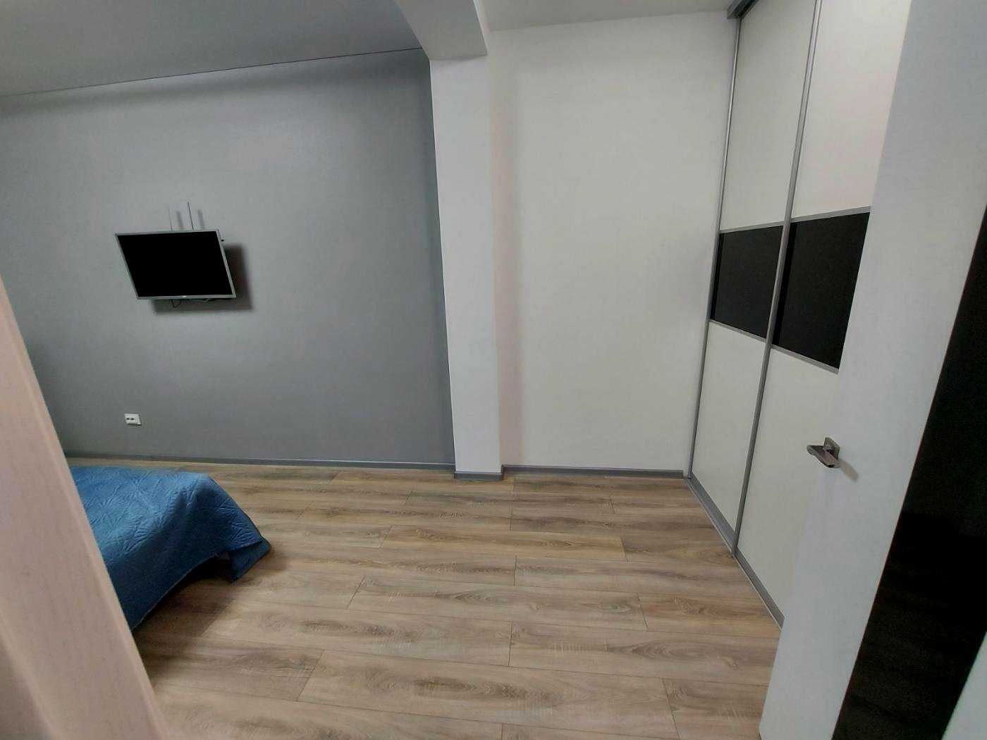 1878946398500291