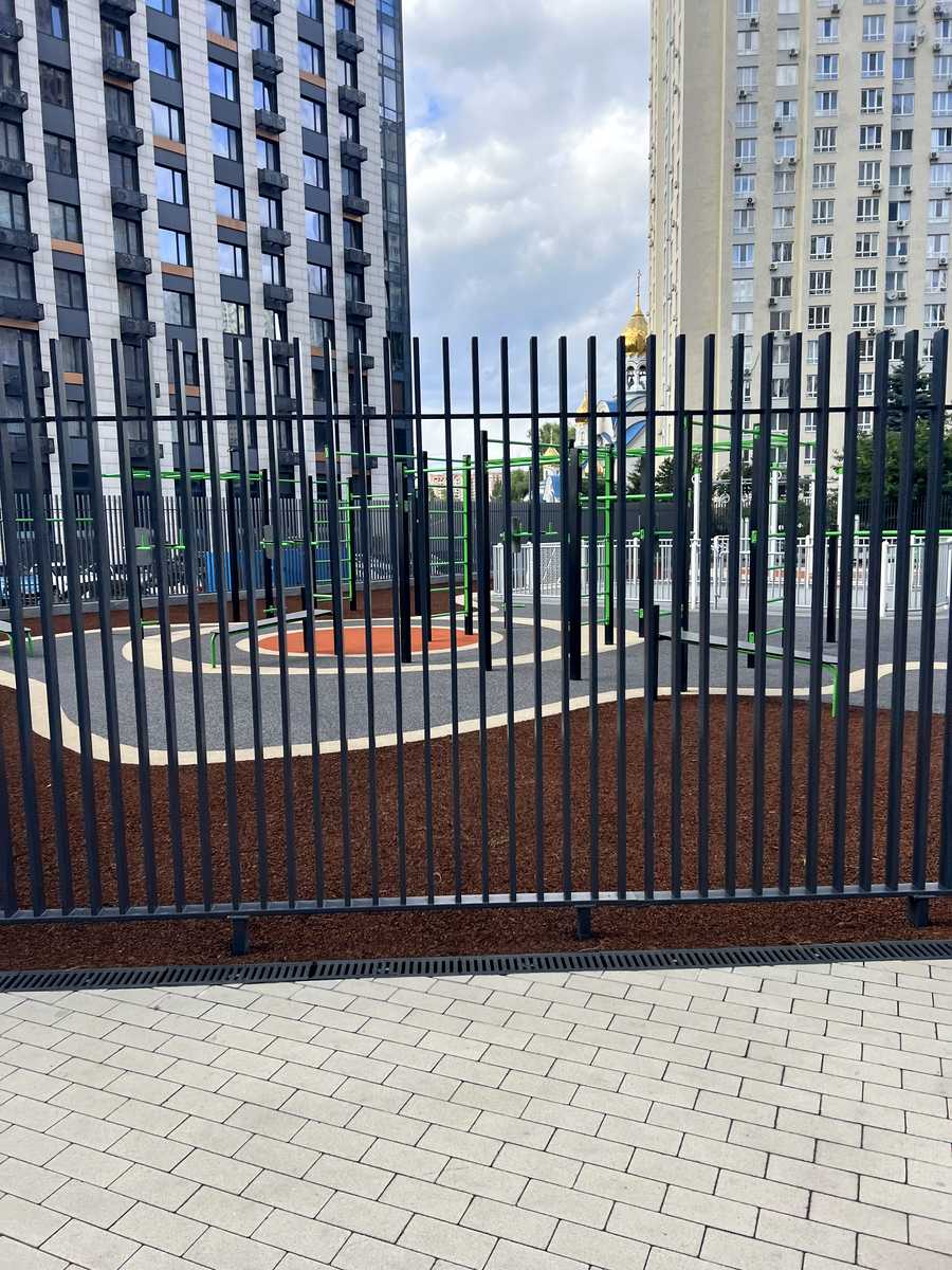 1878946663646930