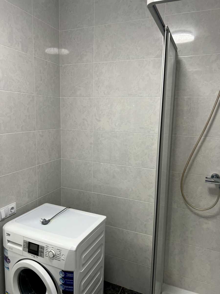 1878946885596684