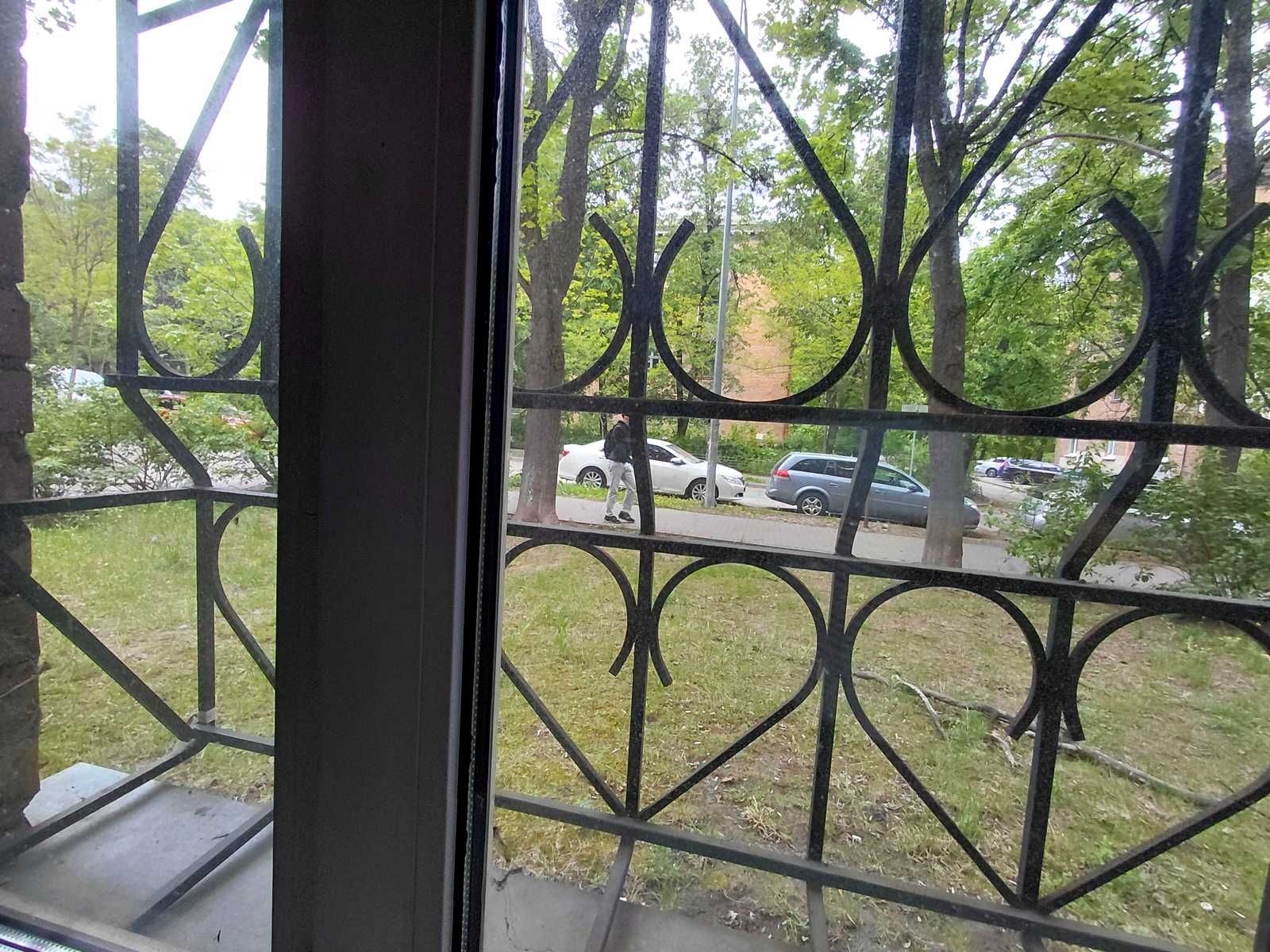 1878947951287583