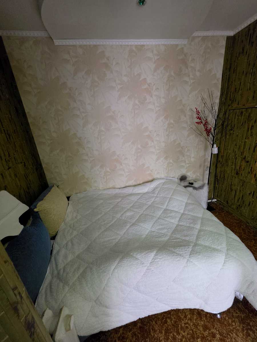 1878948468597358
