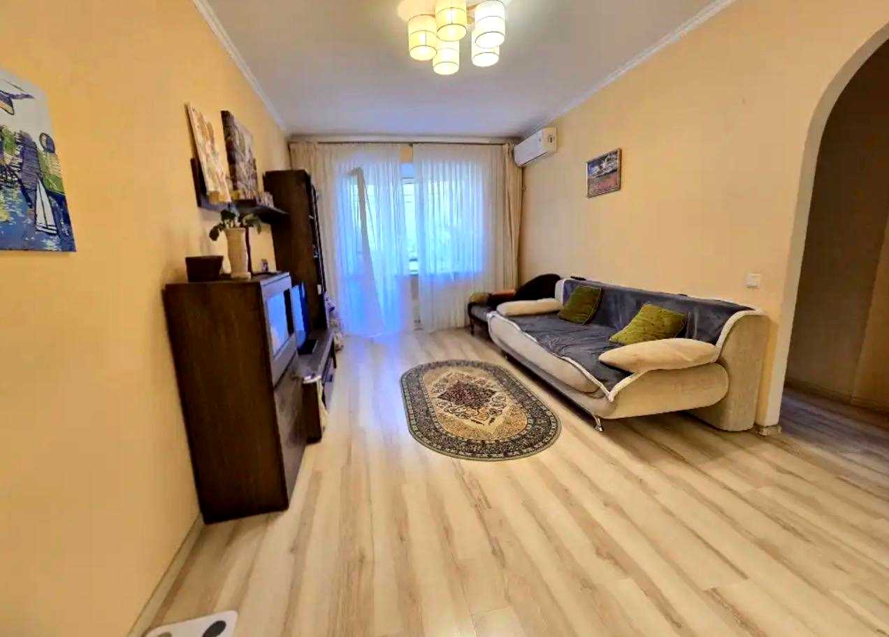 1878948475454311