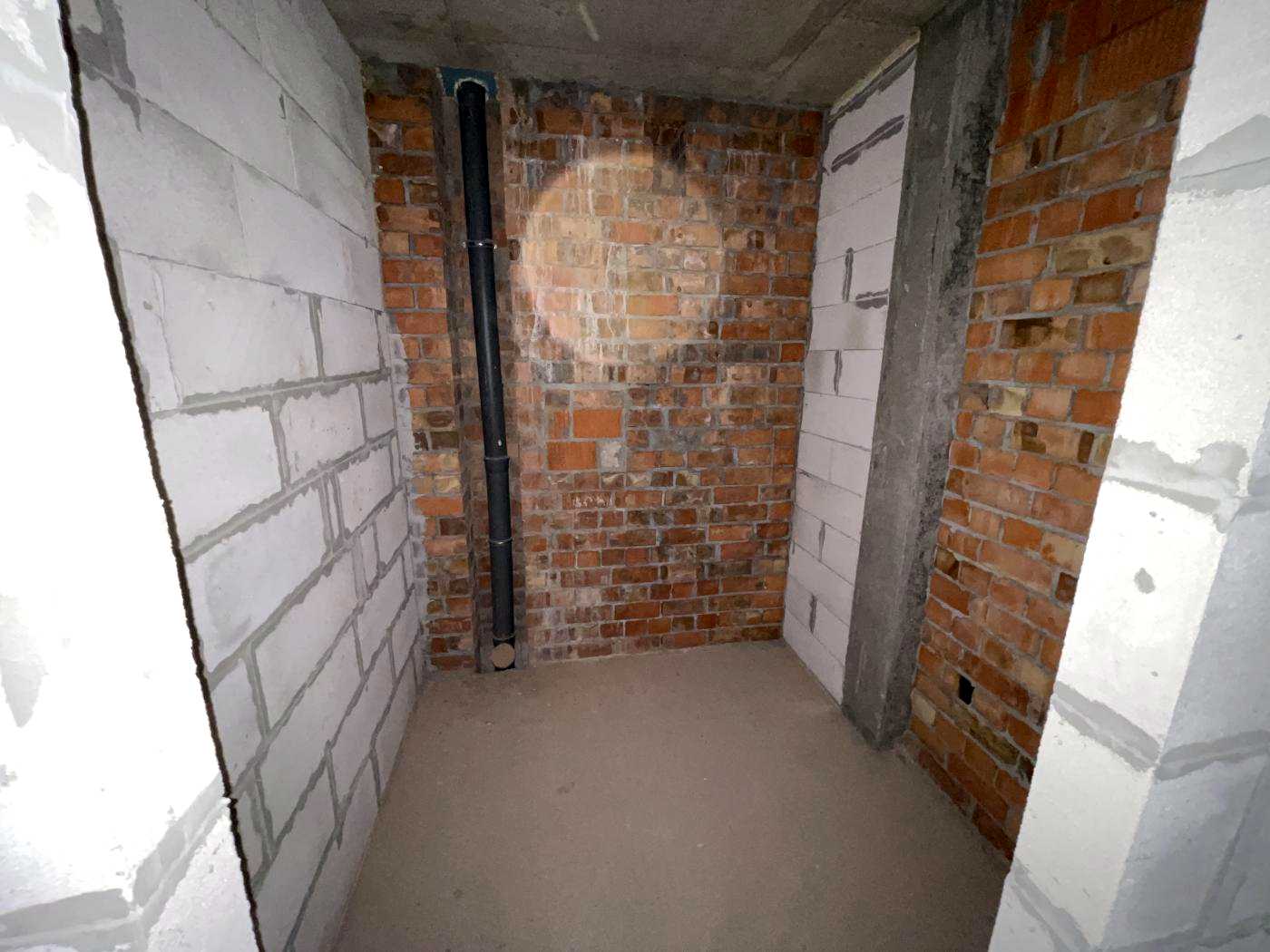 1878953841479538