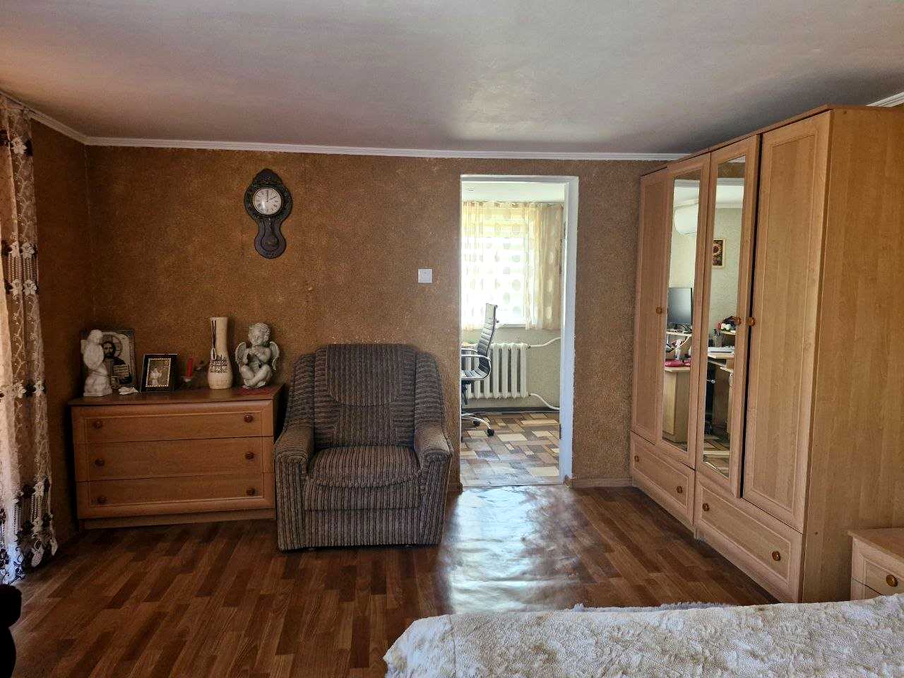 1878957779870272