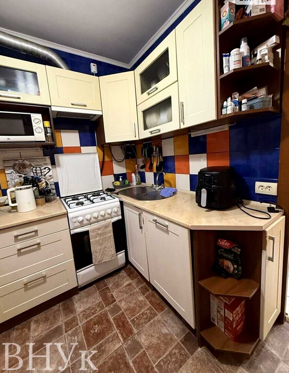 1878958697915799