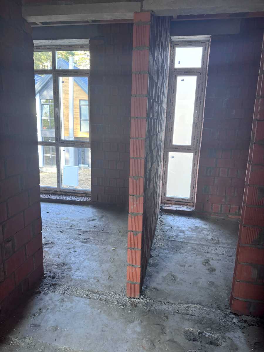 1878959443866895