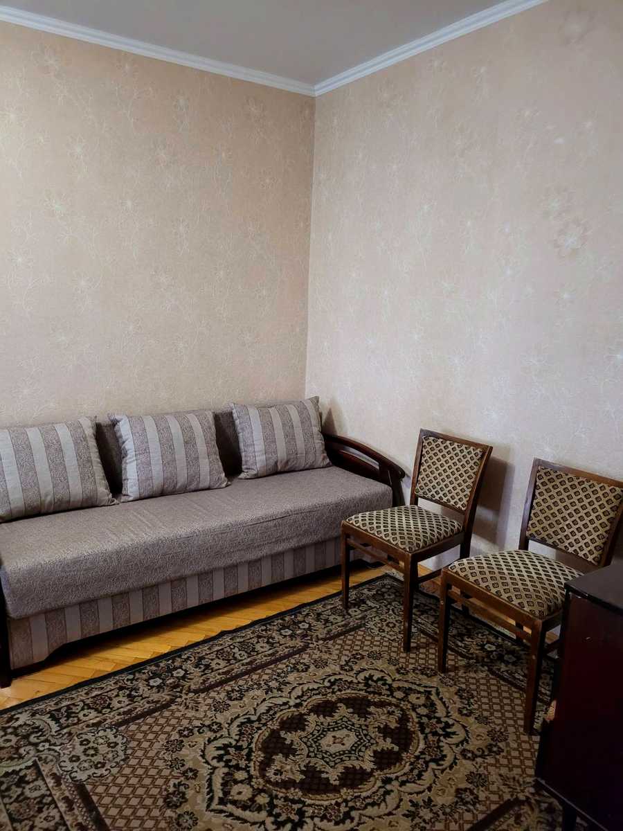1878961076895469