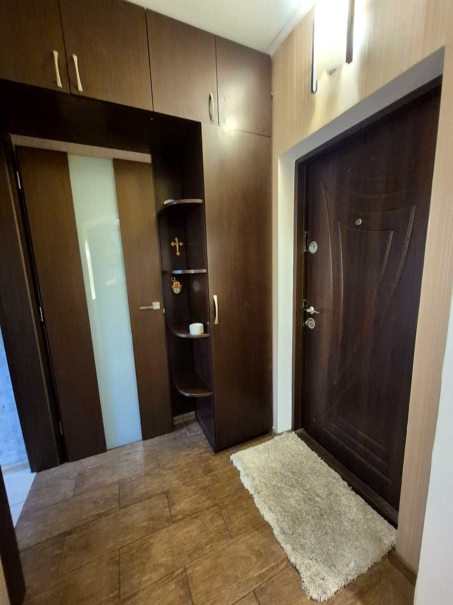 1878962553389403