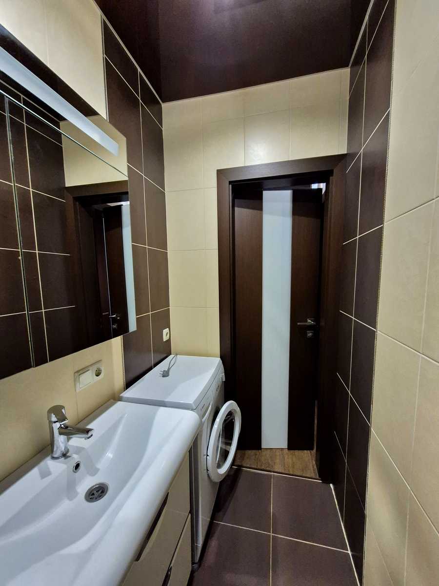 1878962556365537