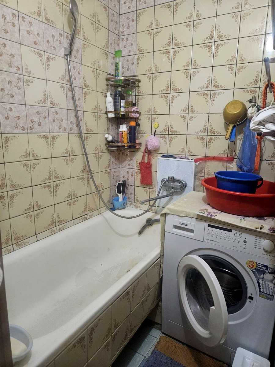1878963311790392