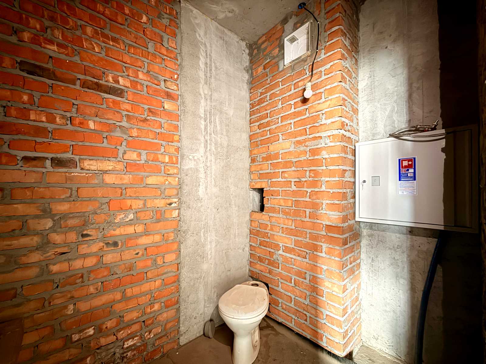 1878964188353373