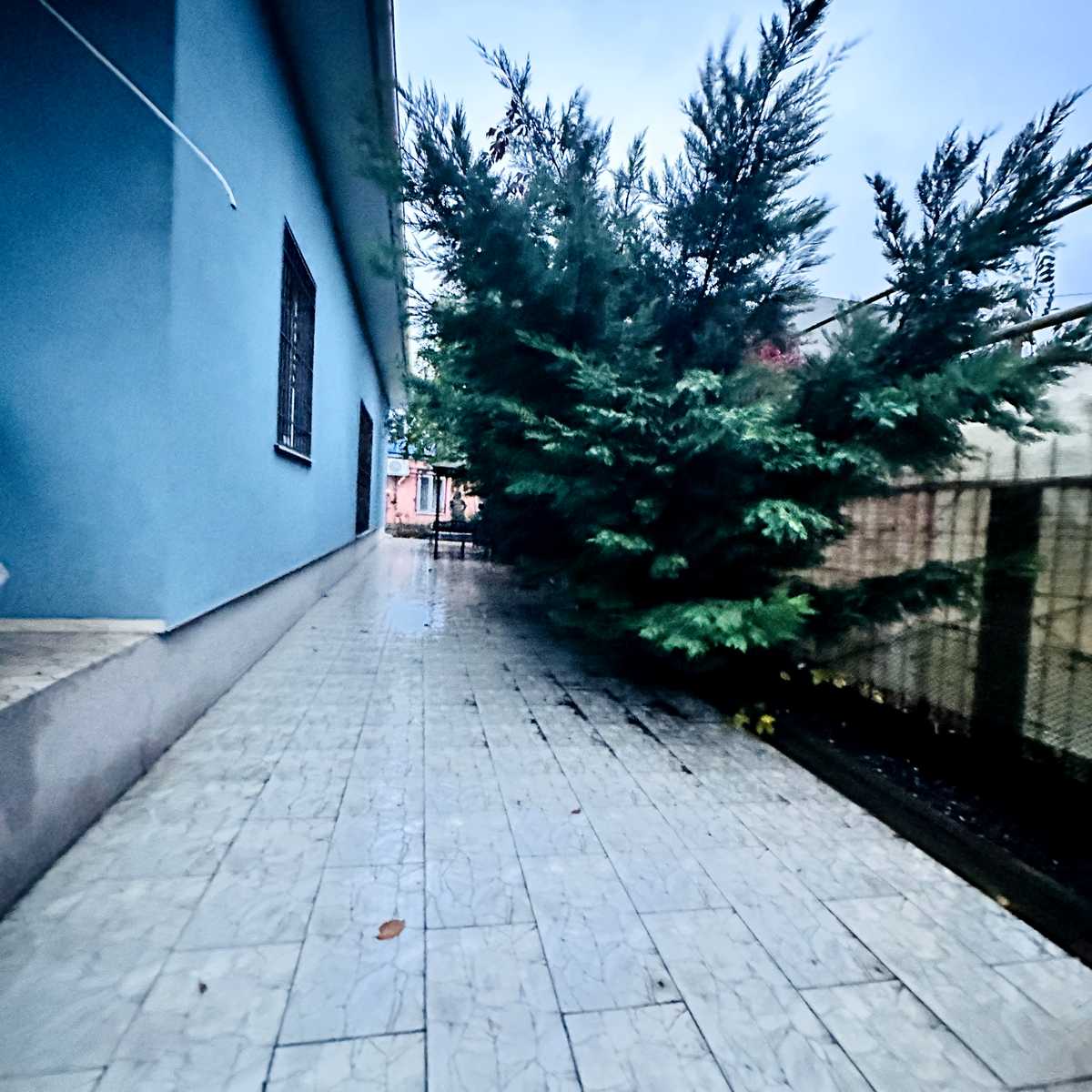 1878965398547133