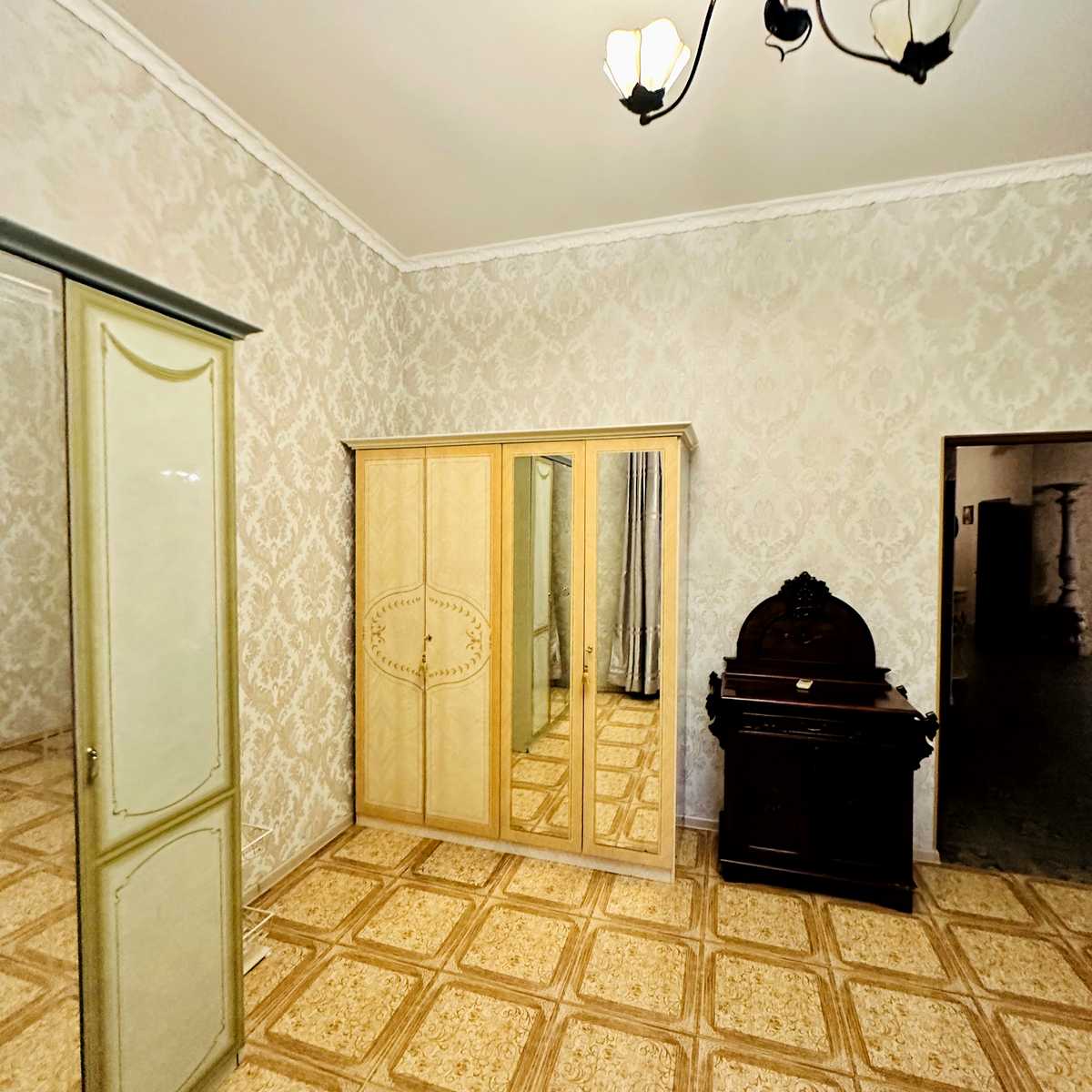 1878965562234408