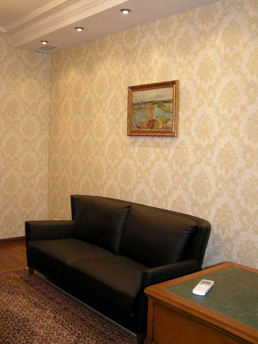 1878965644844008
