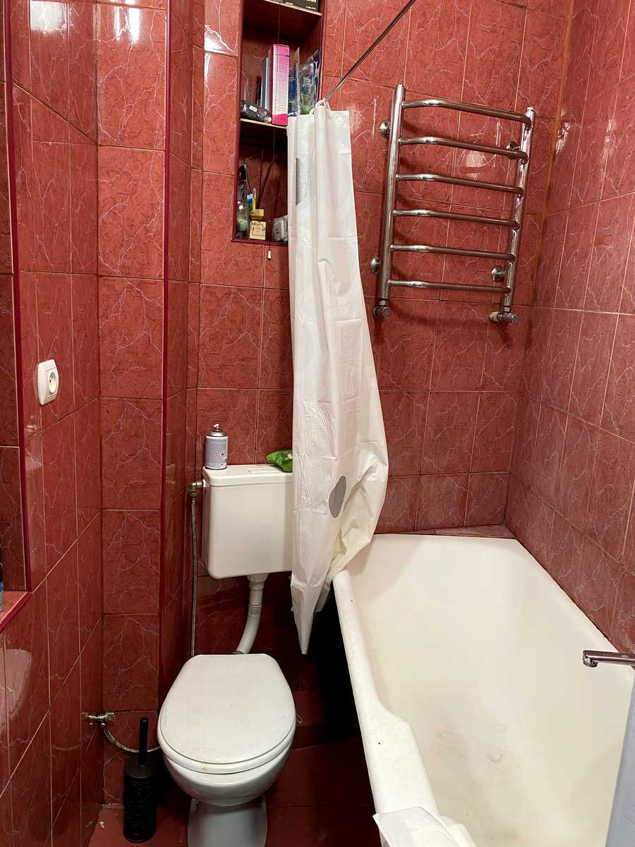 1878965879905405