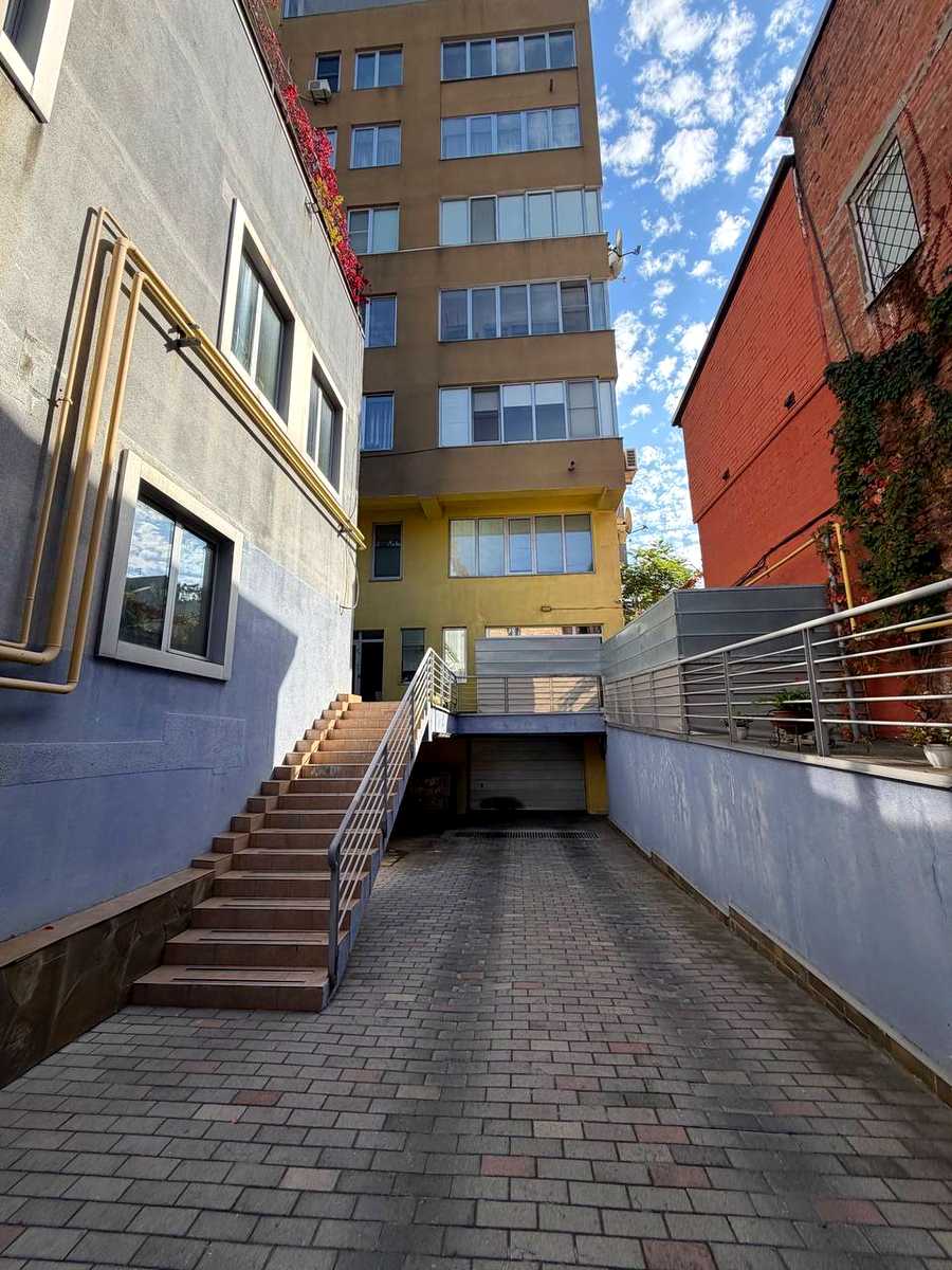 1878968245705213
