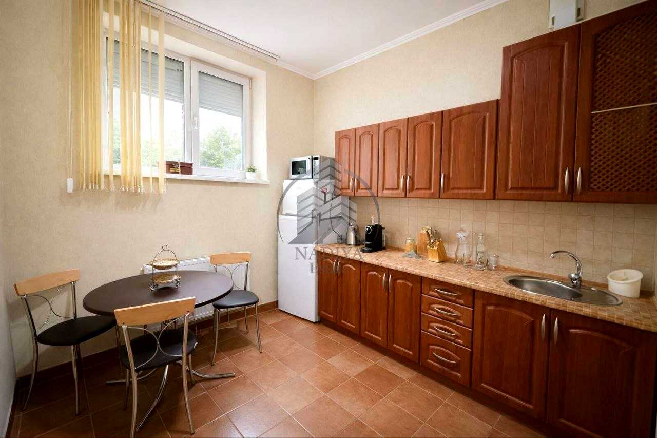 1878973962949688