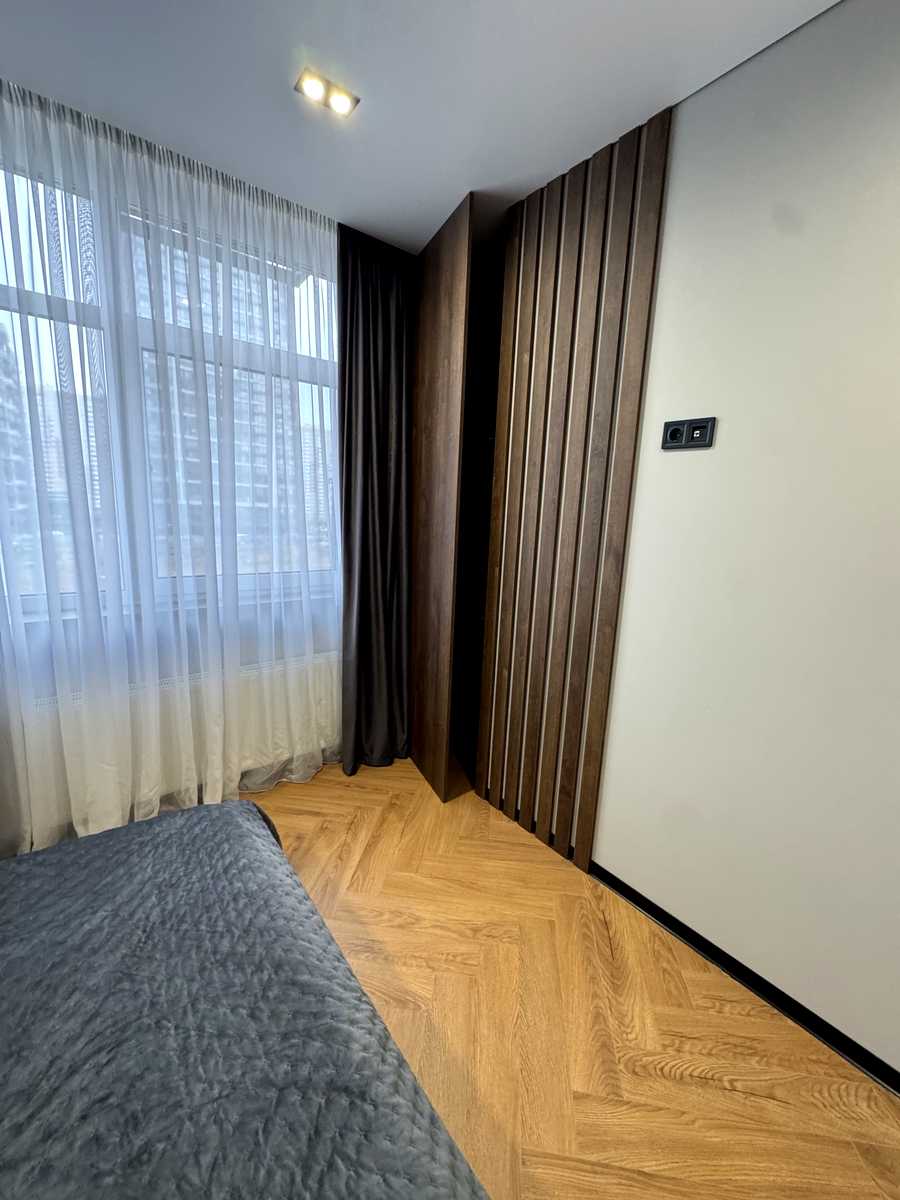 1879002875267943