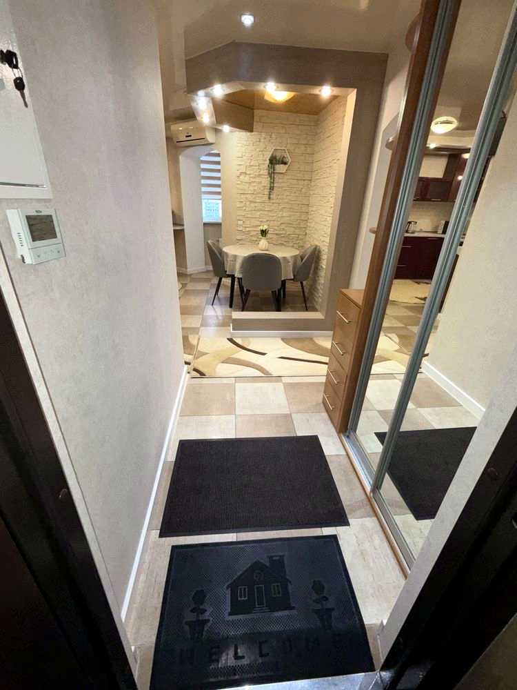 1879010661404250