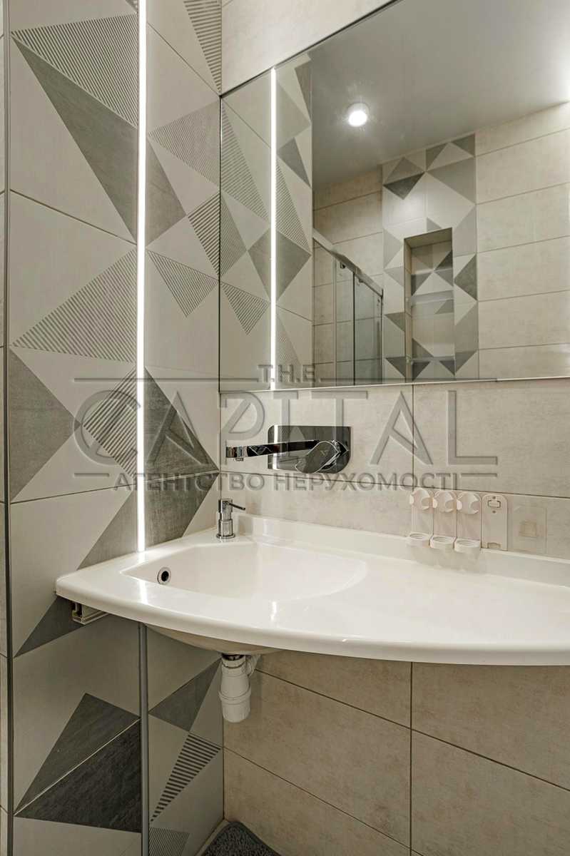 1879015425827063