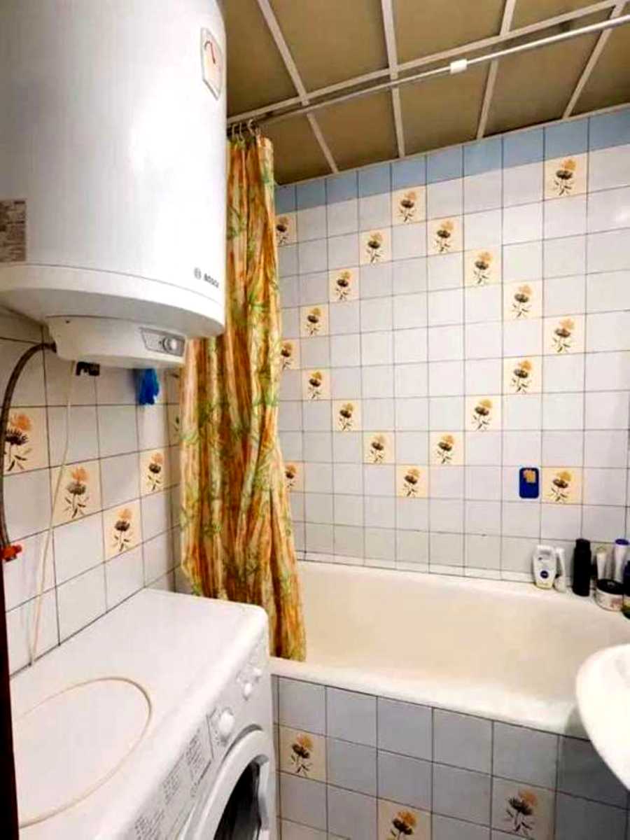 1879016576200326