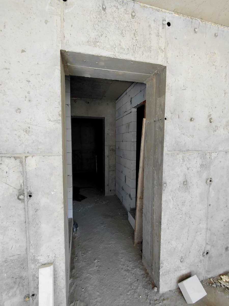 1879016796275835