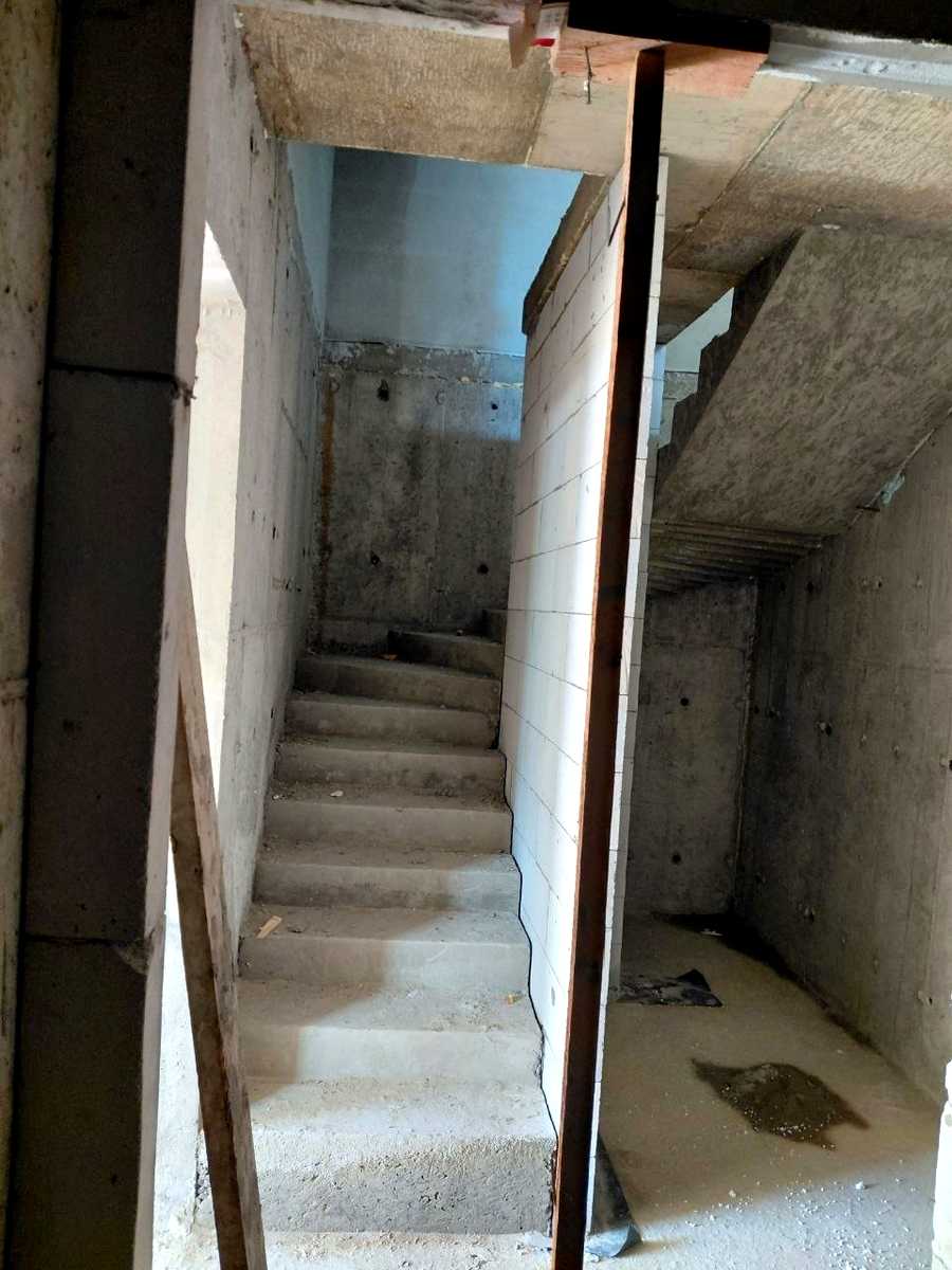 1879016796809932