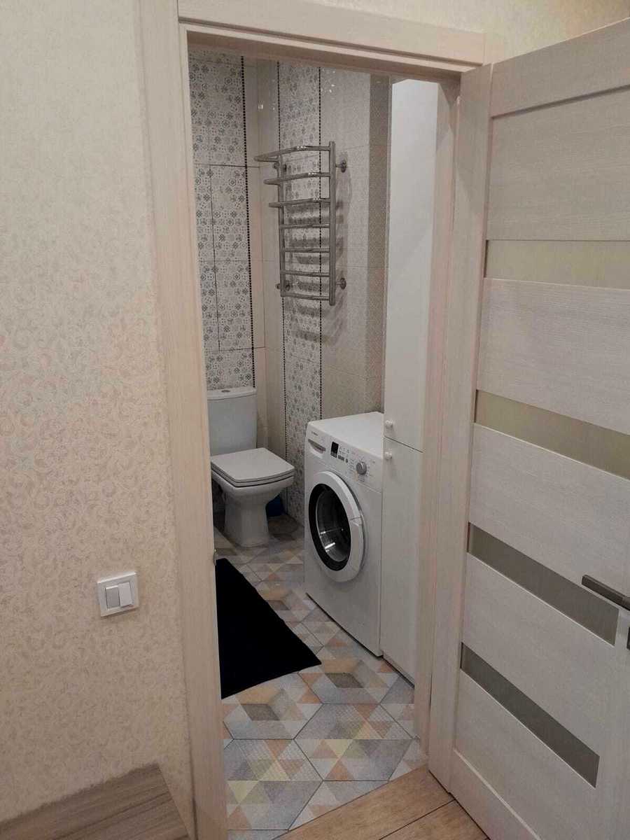1879017674948749
