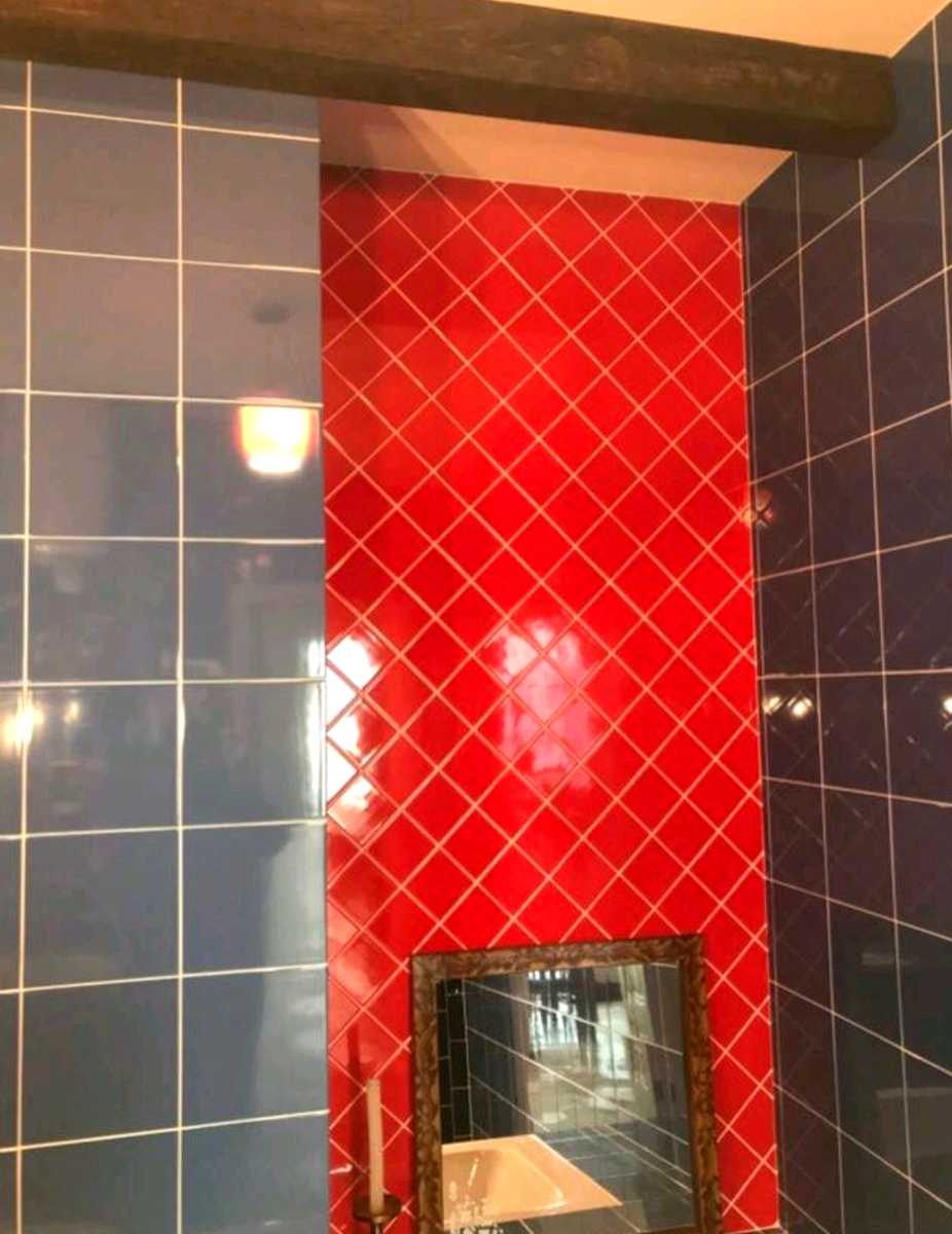1879018408828272