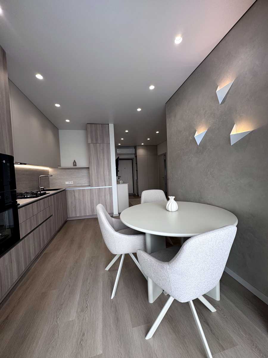 1879018546312808
