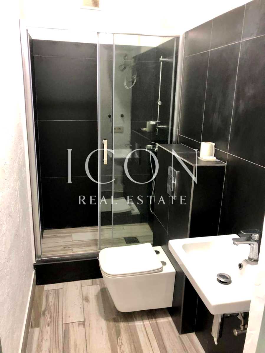 1879018691273160