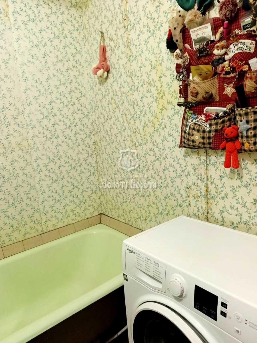 1879020568695956