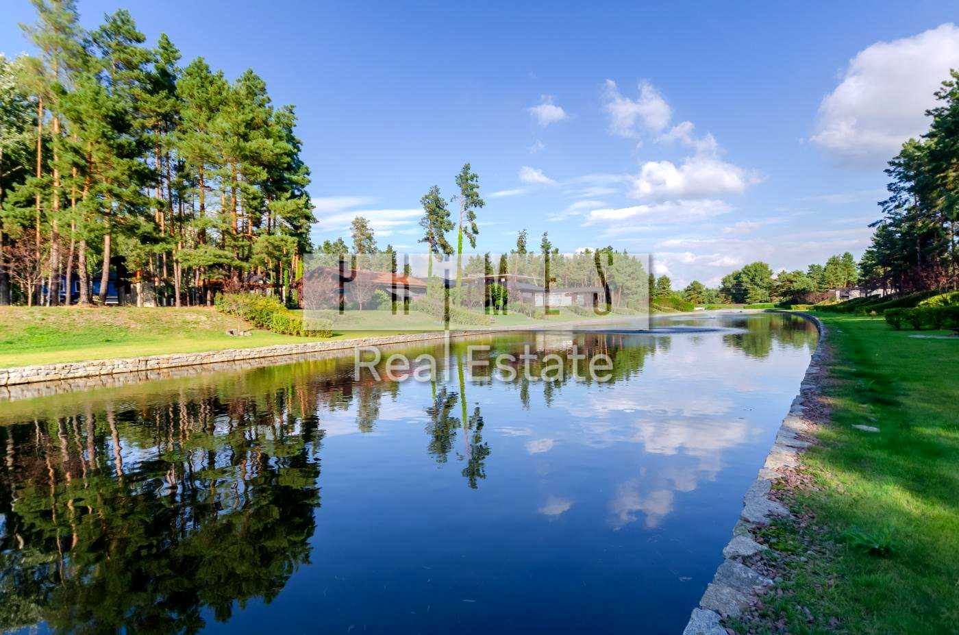 1879020987010765