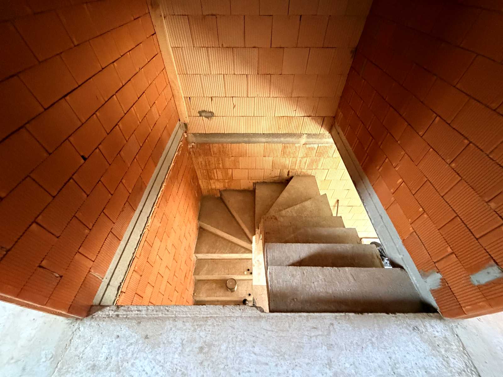 1879022015397303